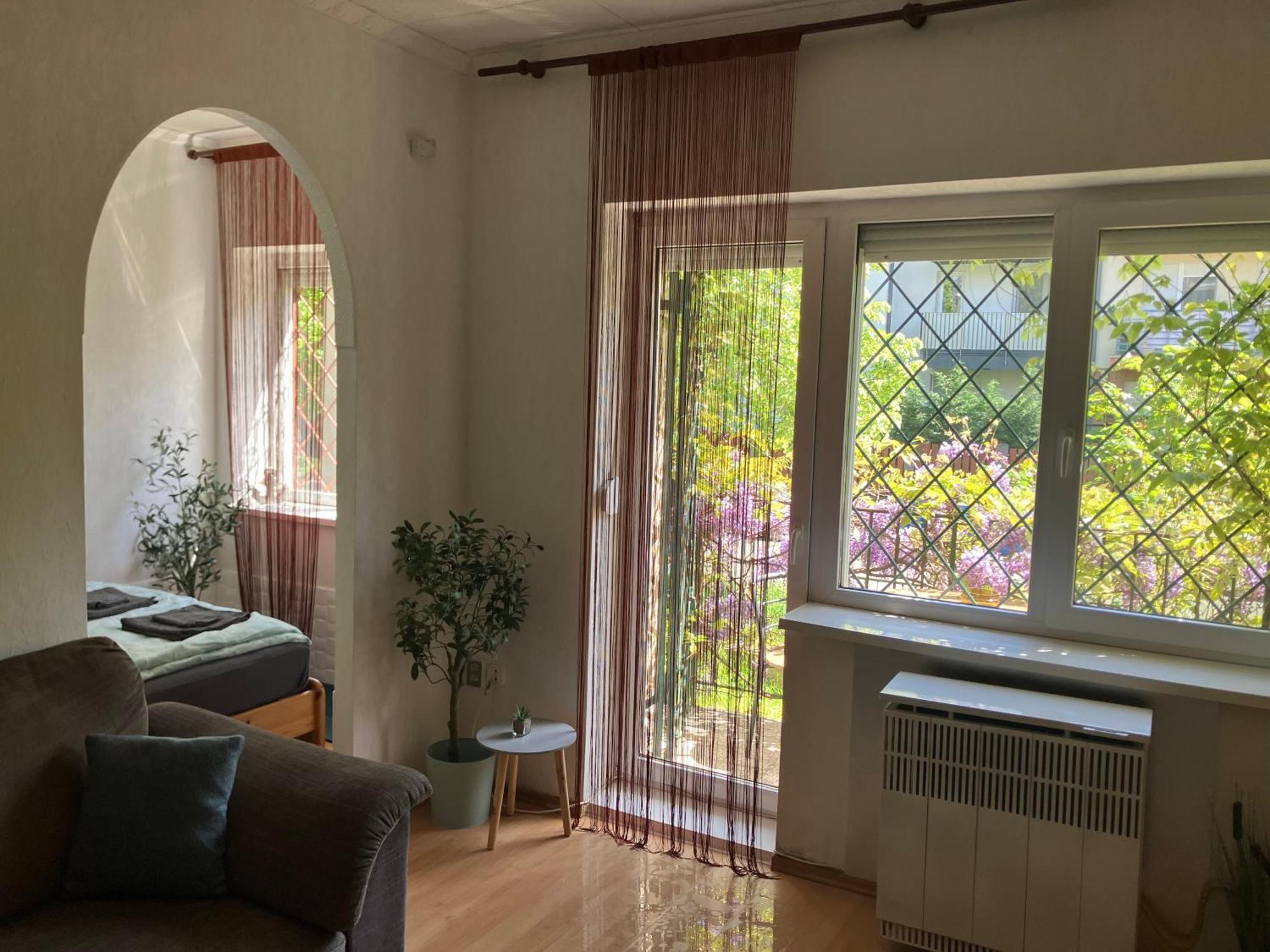 Csendes Zoeldoevezeti Apartment